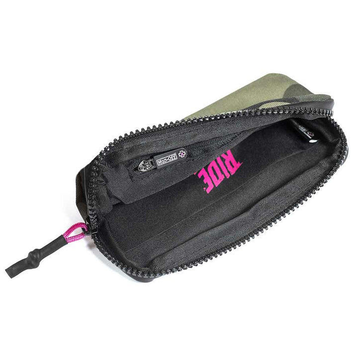 Muc-Off, Essentials Case, Camo