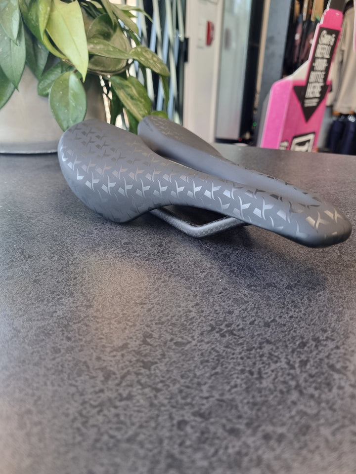 NinetyK Blackberry Jam Saddle 148mm Carbon Rails