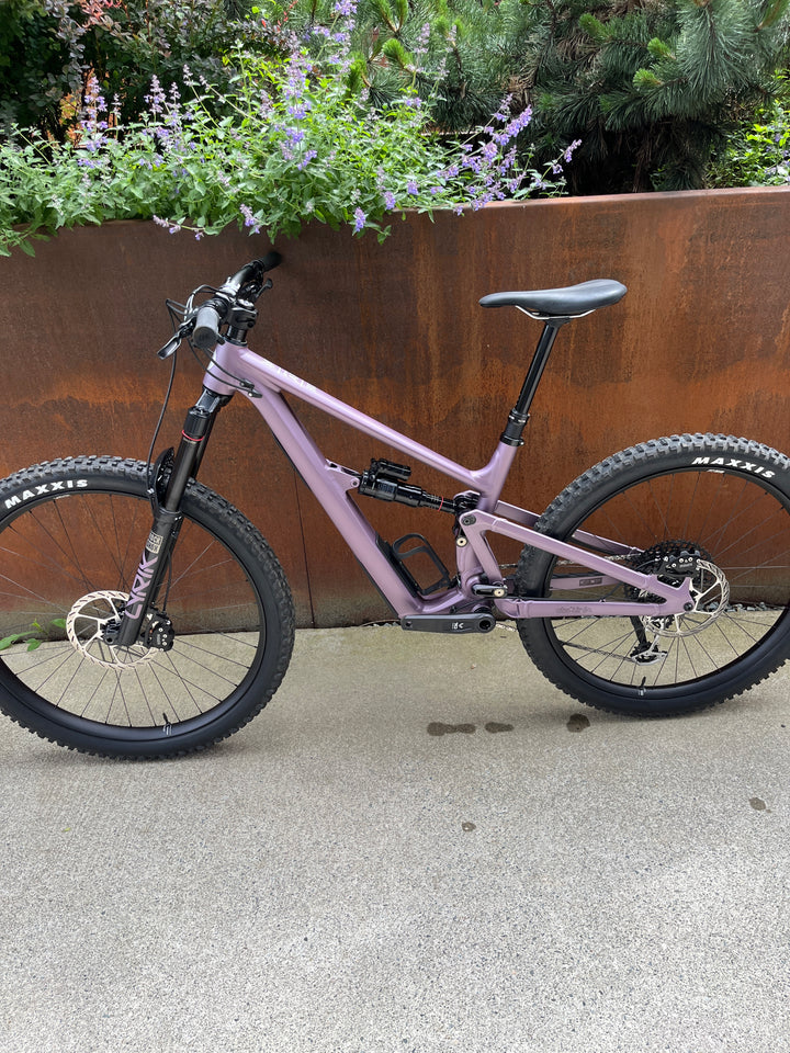 Ibis Ripmo AF S90 - Rose -Medium - DEMO With One up upgrade.