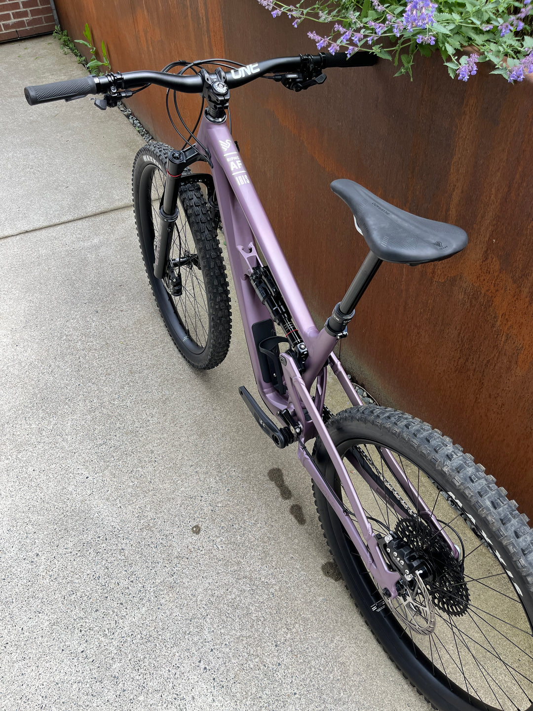 Ibis Ripmo AF S90 - Rose -Medium - DEMO With One up upgrade.